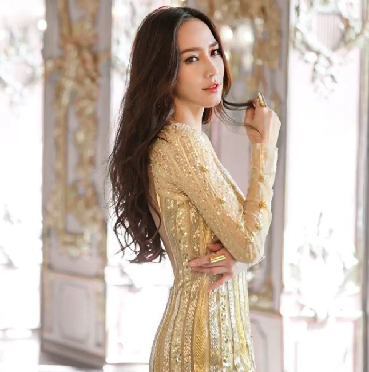 ส่องชุดเดรสสุดอลังการที่ "พระองค์หญิงสิริวัณณวรีฯ” ทรงออกแบบให้ "อั้ม" ด้วยพระองค์เอง