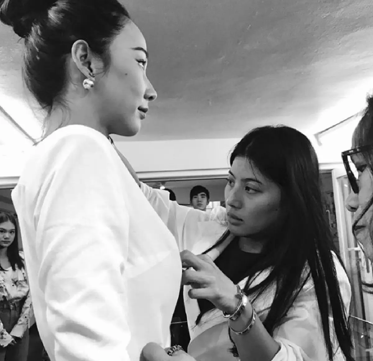 ส่องชุดเดรสสุดอลังการที่ "พระองค์หญิงสิริวัณณวรีฯ” ทรงออกแบบให้ "อั้ม" ด้วยพระองค์เอง