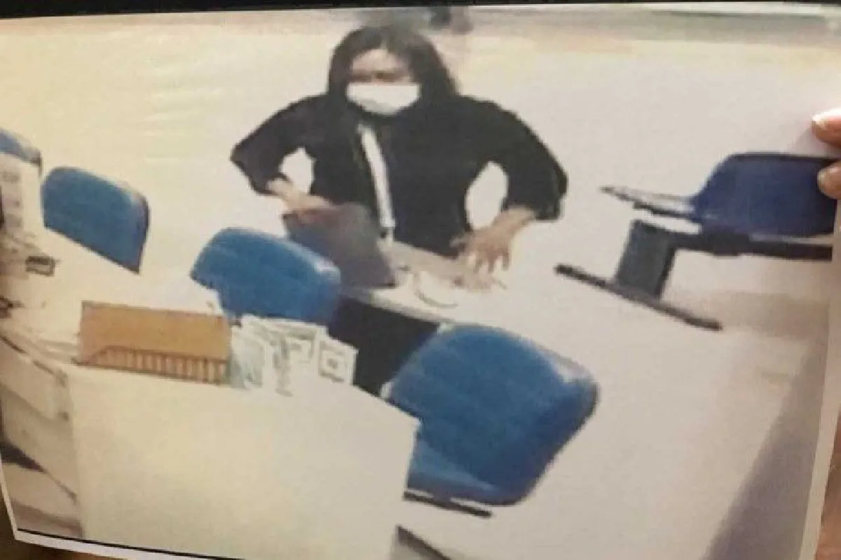 สาวร้องกองปราบฯถูกแก๊งคอลเซ็นเตอร์ขโมยบัตรประชาชนไปเปิดบัญชี แถมถูกตร.จับกุม