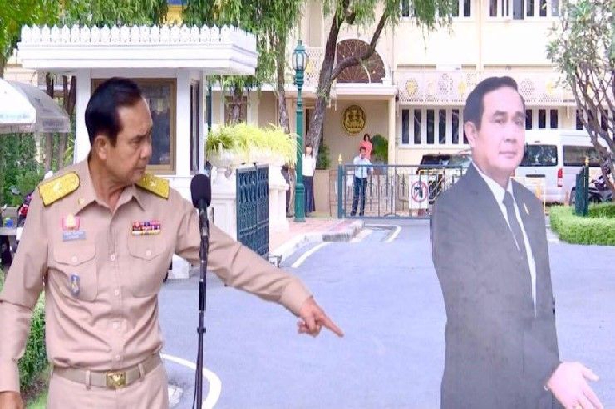 สื่อนอกตีข่าวนายกฯ ให้สื่อสัมภาษณ์ "สแตนดี้" รูปตนเอง สื่อนอกตีข่าวนายกฯ ให้สื่อสัมภาษณ์ "สแตนดี้" รูปตนเอง