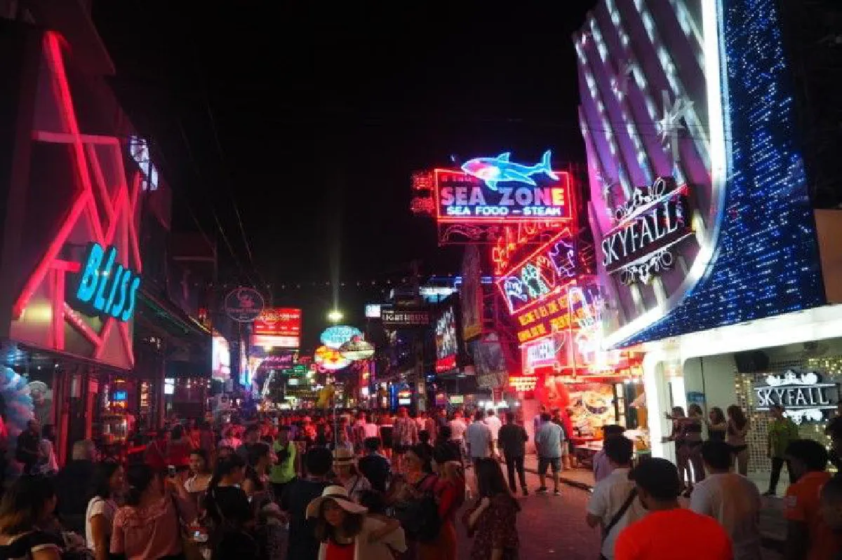 สื่อนอกแฉพัทยา เมืองค้ากามมูลค่าแสนล้านบาท