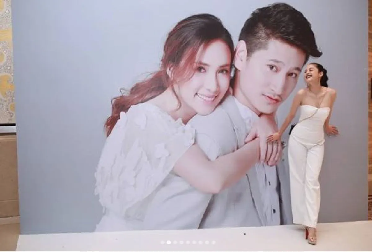 สนุกกันได้ทุกที่! ขวัญ-เกรซ โพสท่าสุดเหวี่ยงร่วมงานแต่งเพื่อนสาว