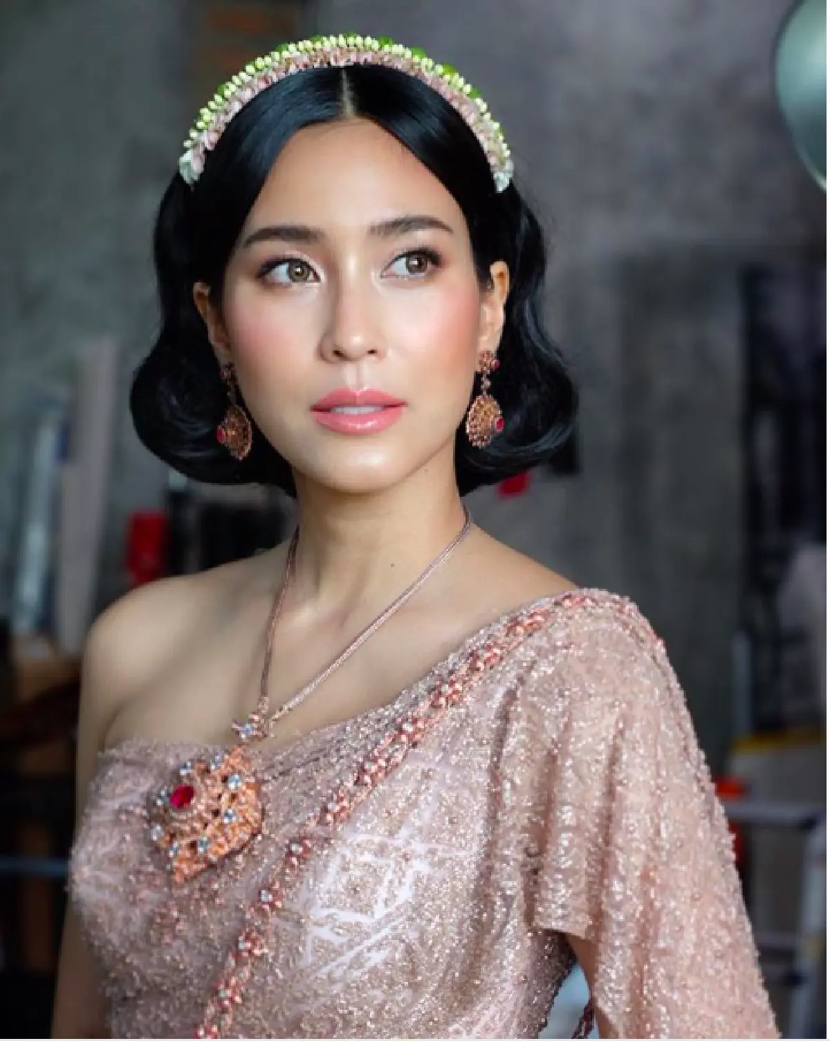 “จุ๋ย” สวยมาก! ในชุดไทยศิวาลัยสุดงดงาม