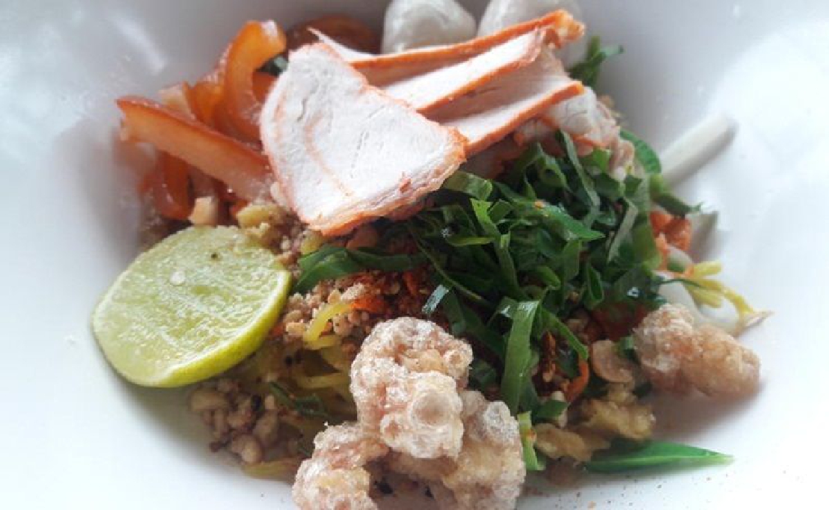 ก๋วยเตี๋ยวห้อยขาต้นน้ำ ชิลๆ ริมน้ำน่าน ก๋วยเตี๋ยวห้อยขาต้นน้ำ ชิลๆ ริมน้ำน่าน