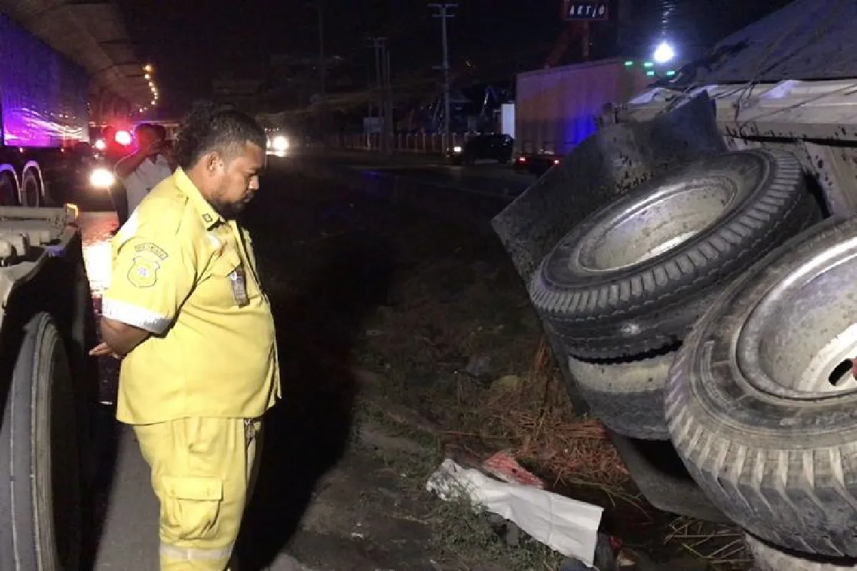 พ่วง18ล้อชนท้าย10ล้อดับ1สาหัส2