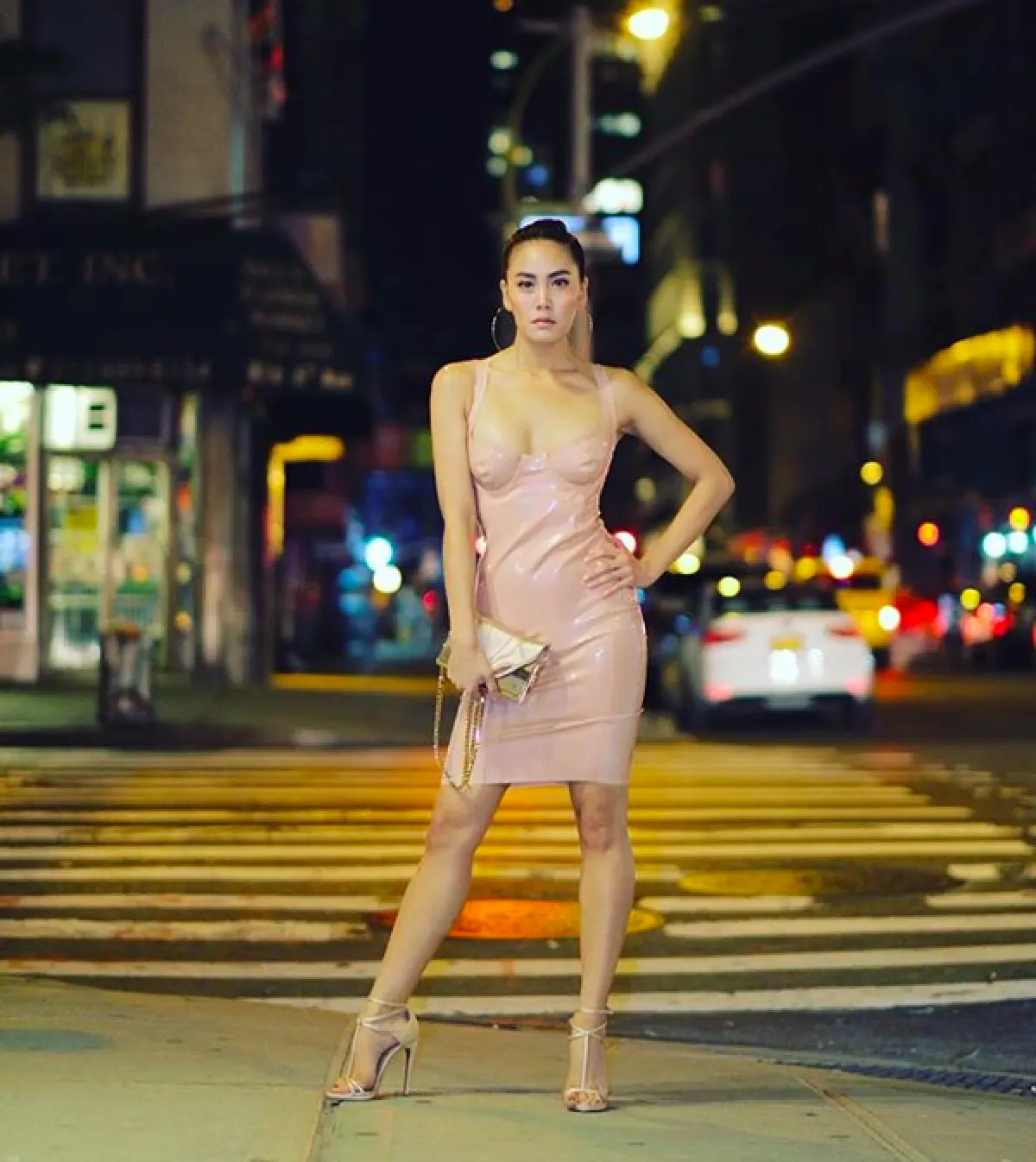 หุ่นไม่ดีจริง..ใส่ไม่ได้กับชุด "Latex Dress” ของเหล่าซูปตาร์