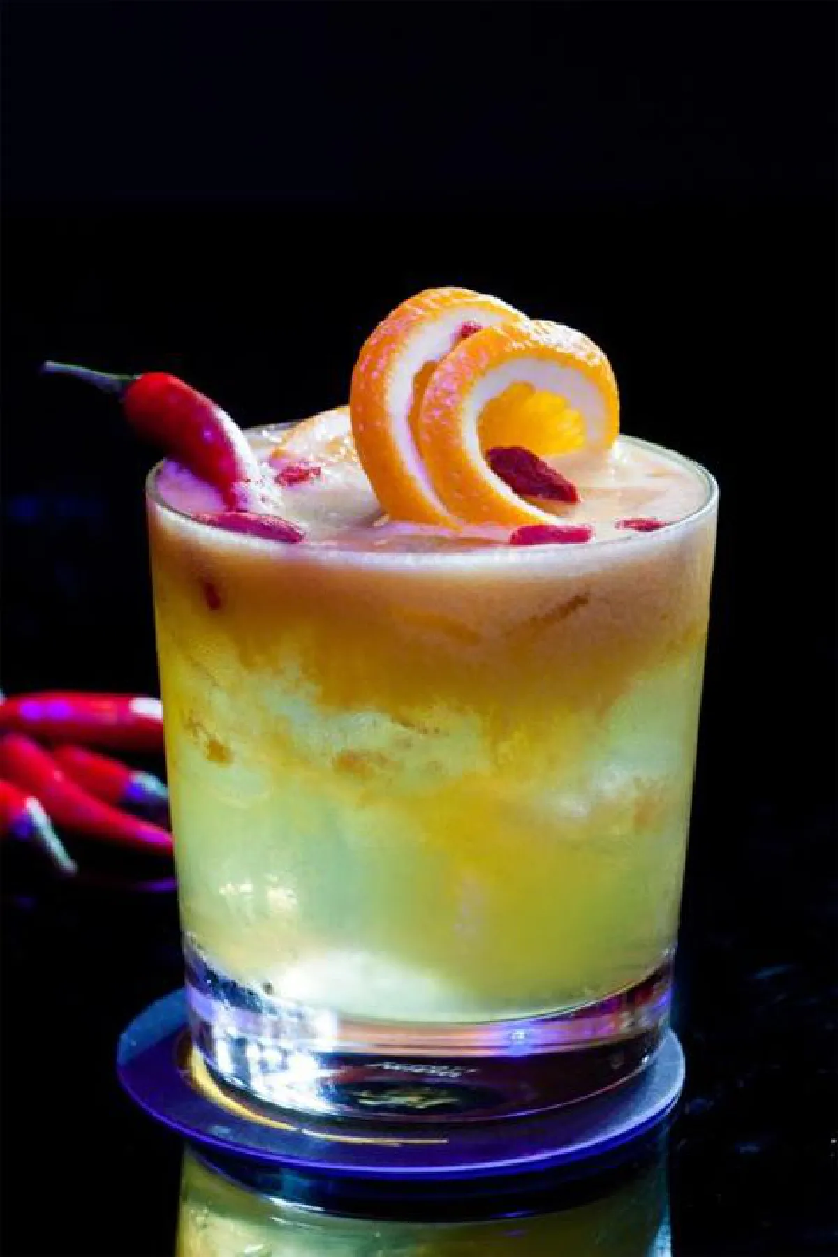 ลูน่า เลานจ์ แหล่งแฮงเอาต์กลางกรุง