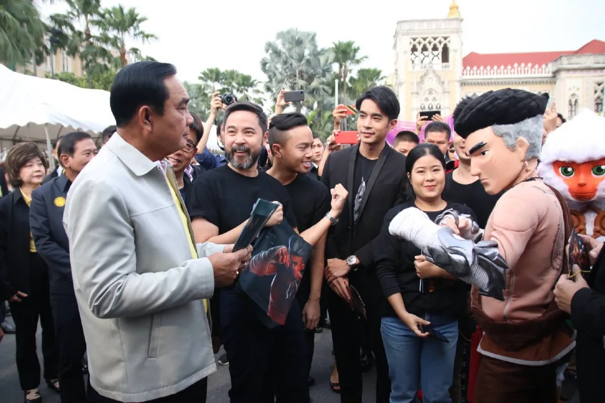 นายกฯตู่ ร่วมกิจกรรมหนัง "9 ศาสตรา" ชมฝีมือคนไทยเก่ง สร้างสรรค์