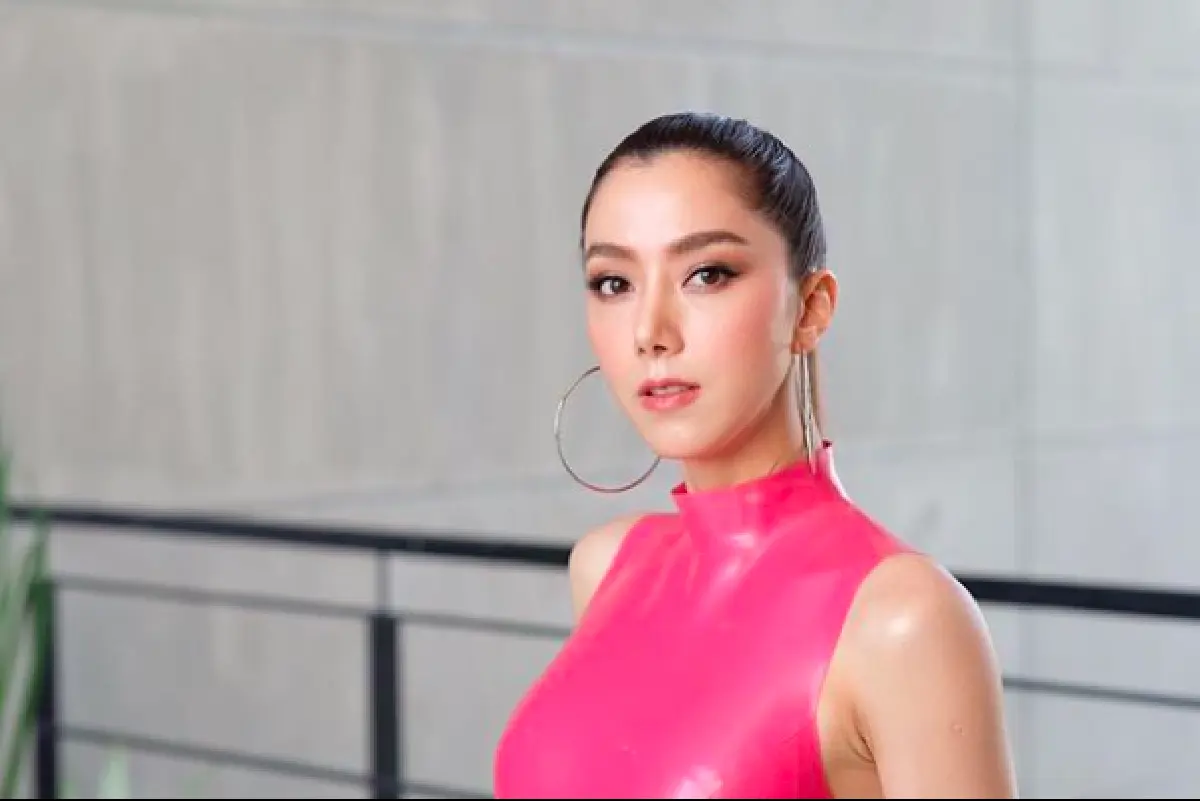 หุ่นไม่ดีจริง..ใส่ไม่ได้กับชุด "Latex Dress” ของเหล่าซูปตาร์