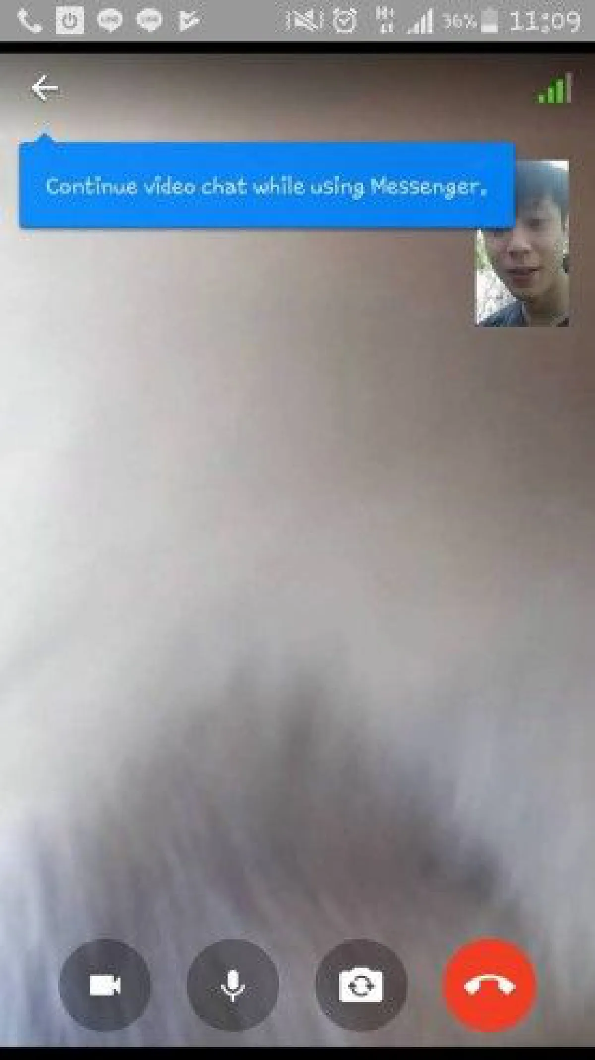 ไทยเเลนด์4.0! ฝูงลิงแสบขโมยโทรศัพท์ กดรับวิดีโอคอลเยาะเย้ย