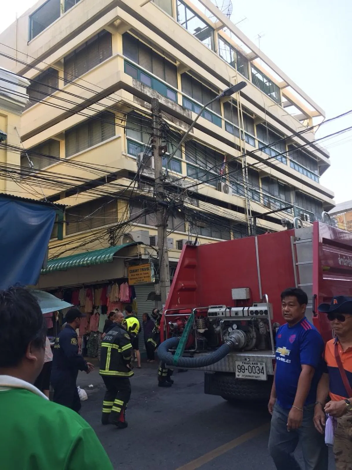 ด่วน!ไฟไหม้ย่านบางลำพูเจ้าหน้าที่รุดคุมเพลิง