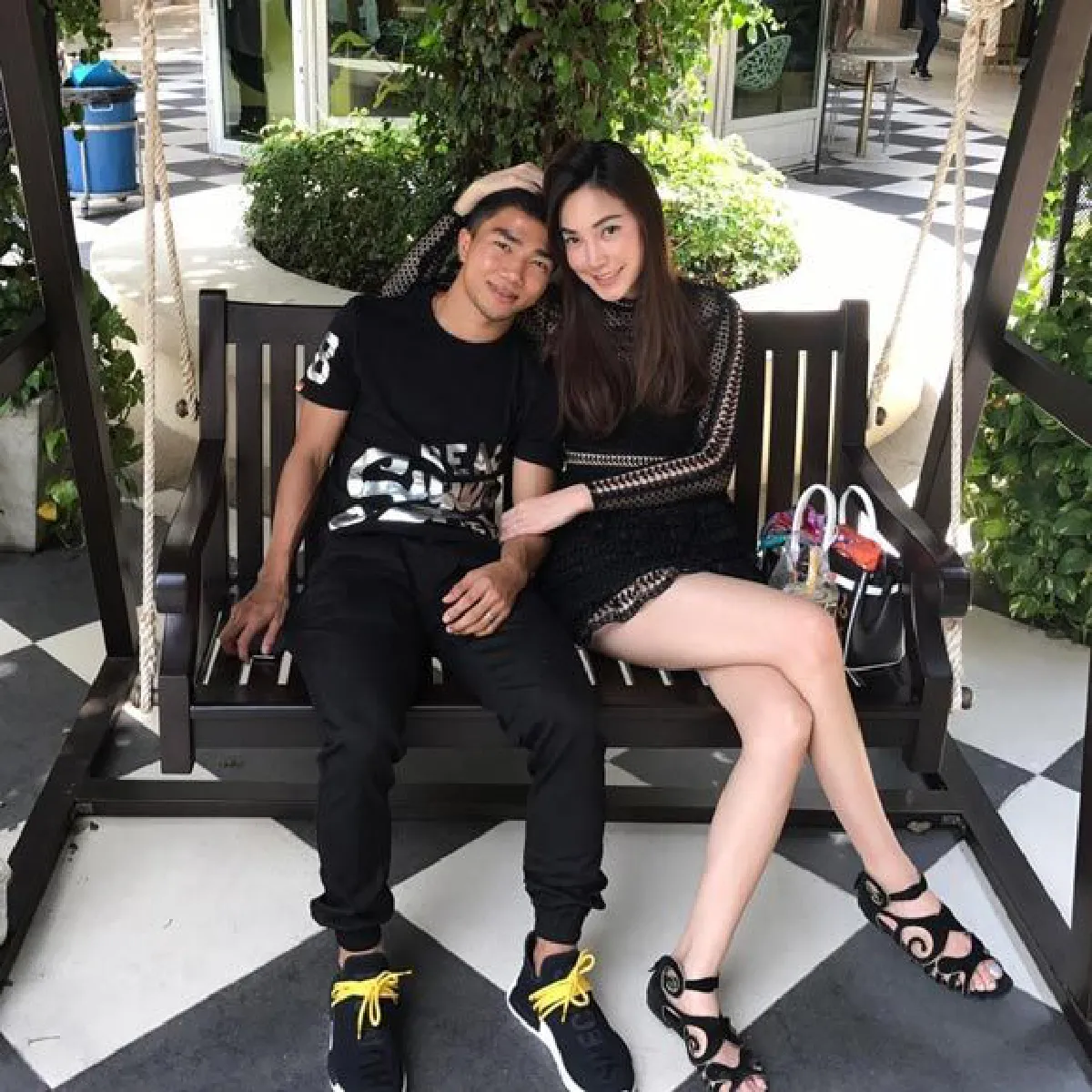 20 ภาพ เมย์-เจ จับมือแน่นพิสูจน์รักแท้ 3 ปี วันนี้ยังรัก..แต่ไปต่อไม่ได้