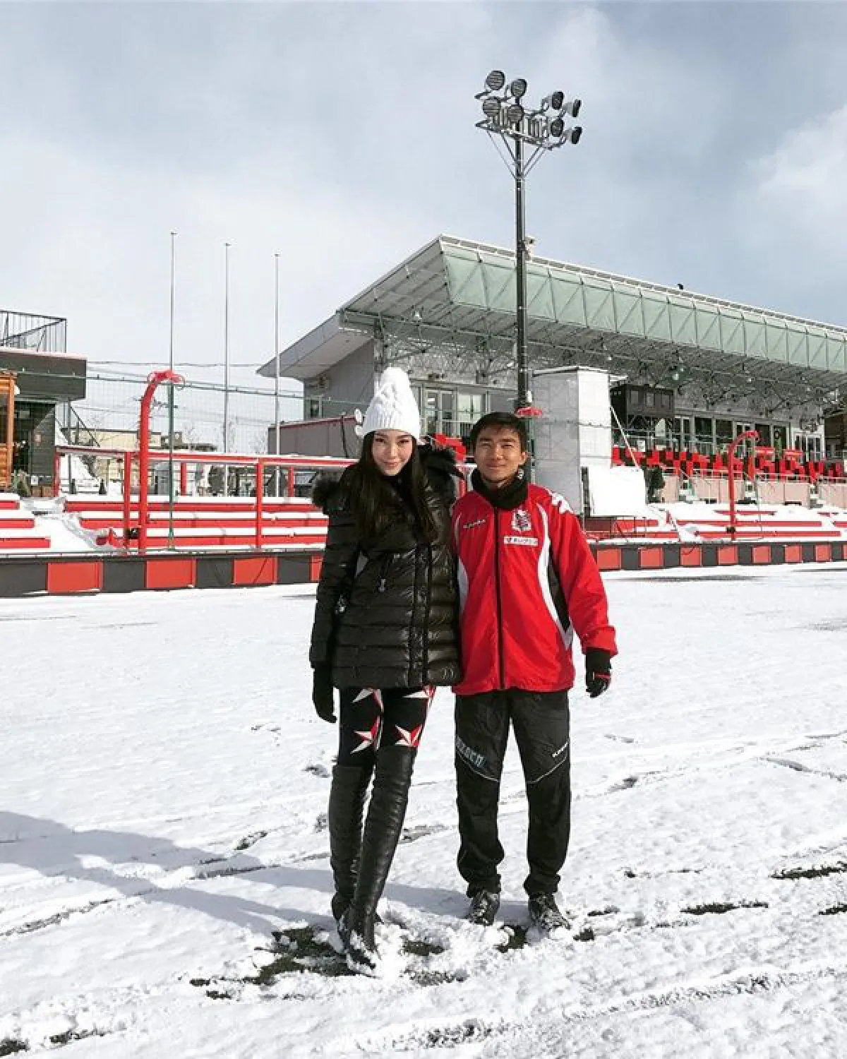 20 ภาพ เมย์-เจ จับมือแน่นพิสูจน์รักแท้ 3 ปี วันนี้ยังรัก..แต่ไปต่อไม่ได้