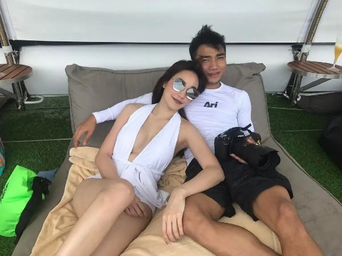 20 ภาพ เมย์-เจ จับมือแน่นพิสูจน์รักแท้ 3 ปี วันนี้ยังรัก..แต่ไปต่อไม่ได้