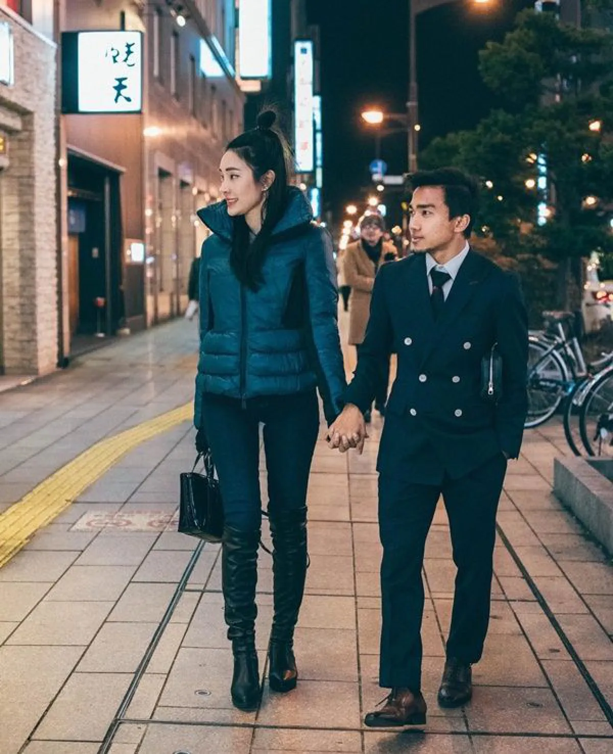 20 ภาพ เมย์-เจ จับมือแน่นพิสูจน์รักแท้ 3 ปี วันนี้ยังรัก..แต่ไปต่อไม่ได้