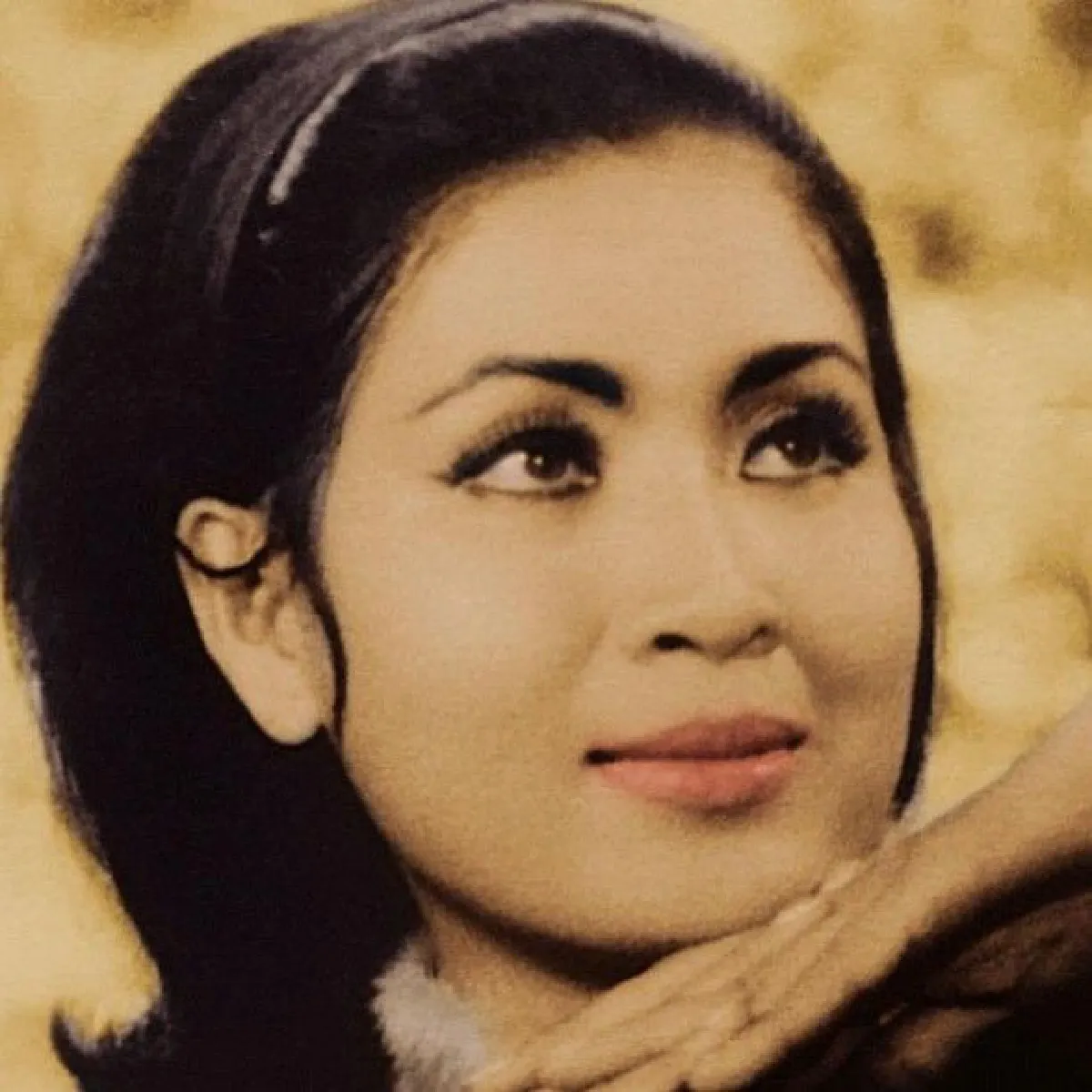 ภาพล่าสุด เพชรา เชาวราษฎร์ ฉลองวันเกิด 75 ปี ยังสวยพริ้ง