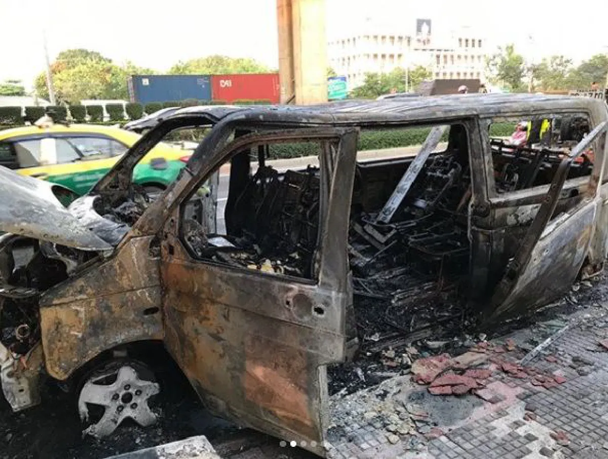 ใจหายที่สุดในชีวิต! โบ ชญาดา อุ้มหลานหนีตายจากไฟไหม้รถตู้ (คลิป)