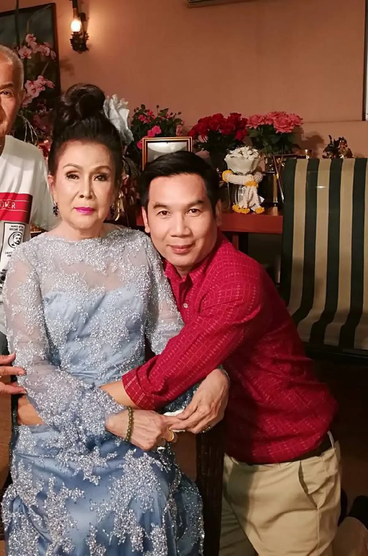 ภาพล่าสุด เพชรา เชาวราษฎร์ ฉลองวันเกิด 75 ปี ยังสวยพริ้ง