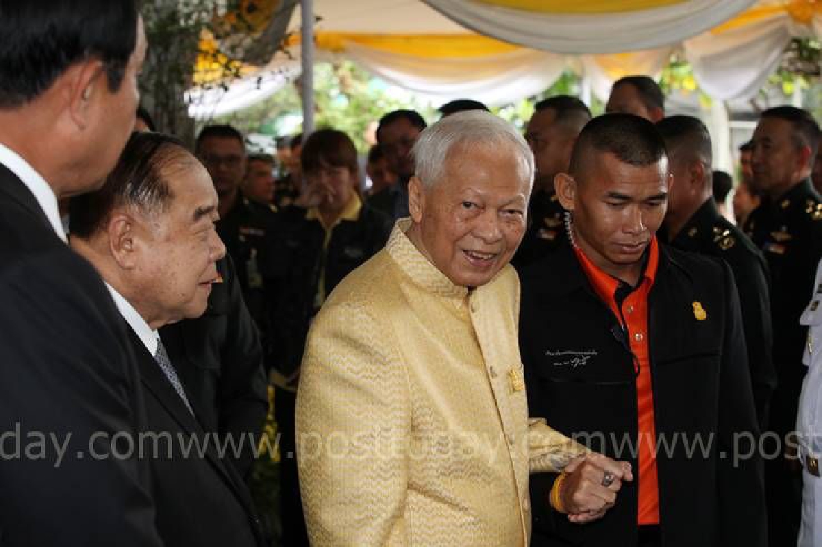 "ป๋าเปรม"ไม่ค่อยแข็งแรง งดร่วมงานเลี้ยงวันกองทัพบก "ป๋าเปรม"ไม่ค่อยแข็งแรง งดร่วมงานเลี้ยงวันกองทัพบก