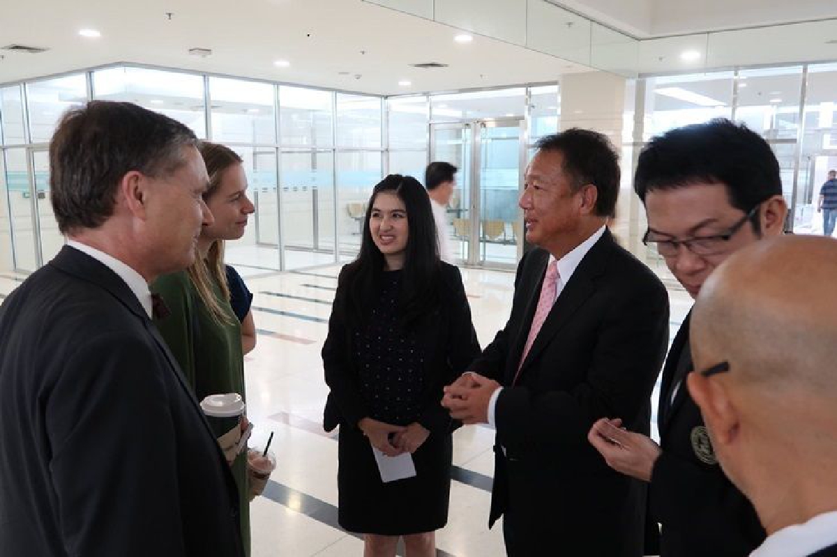'หมวดเจี๊ยบ'รับทราบข้อหา อีก 3 คดี หลังวิจารณ์นายกฯ 'หมวดเจี๊ยบ'รับทราบข้อหา อีก 3 คดี หลังวิจารณ์นายกฯ