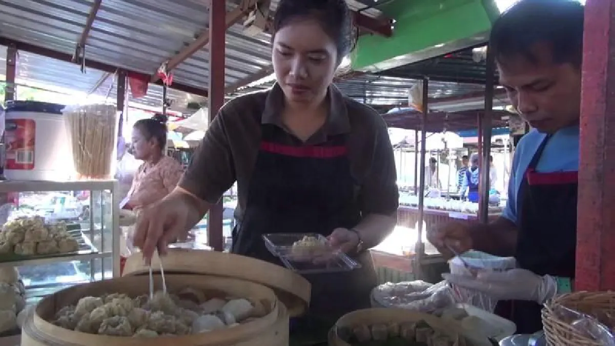 ขนมจีบหมูสูตรโบราณ อร่อยเลิศรสต้นตำรับบุรีรัมย์