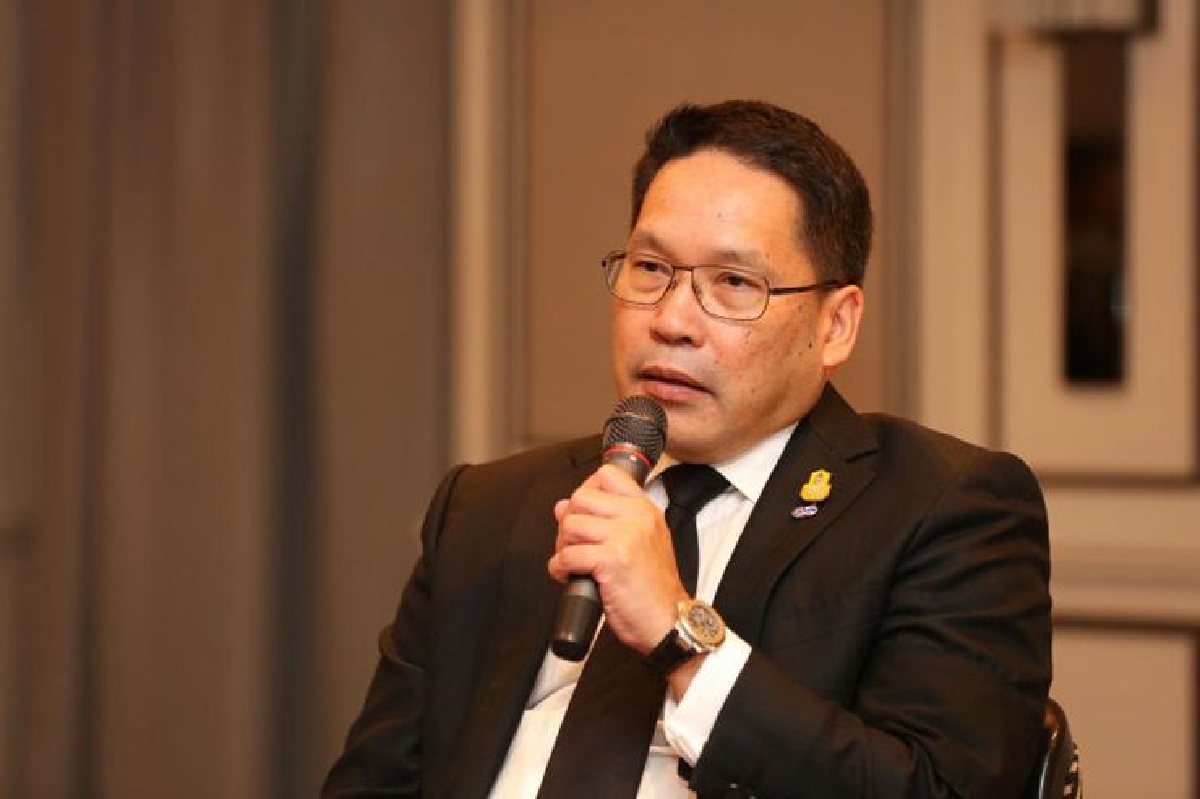 ถกหอการค้าฯช่วยเอสเอ็มอีปมขยับค่าแรง ถกหอการค้าฯช่วยเอสเอ็มอีปมขยับค่าแรง