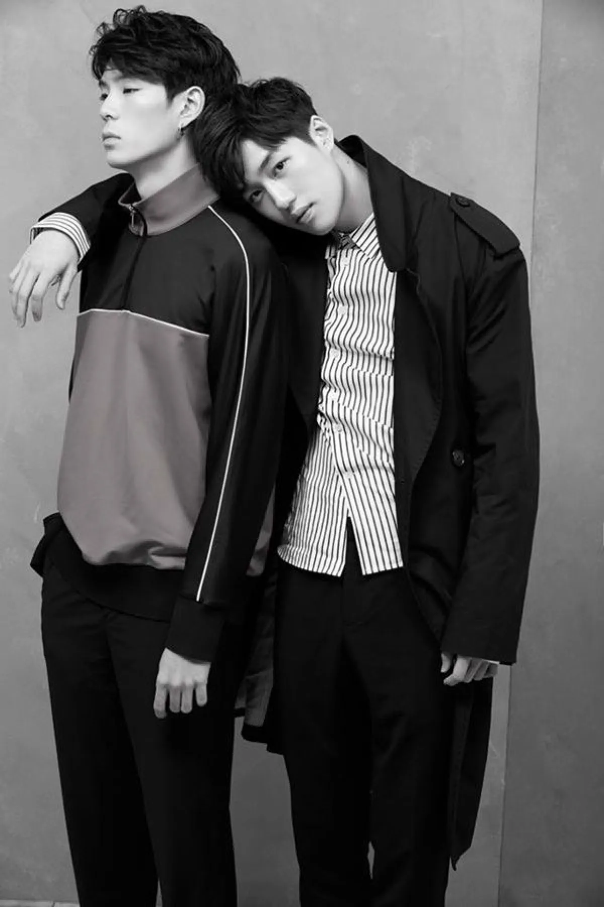 ใจสั่นระทวย! 5 หนุ่มวัยรุ่นสุดฮอต ถ่ายแบบโชว์ความหล่อใสกิ๊ก