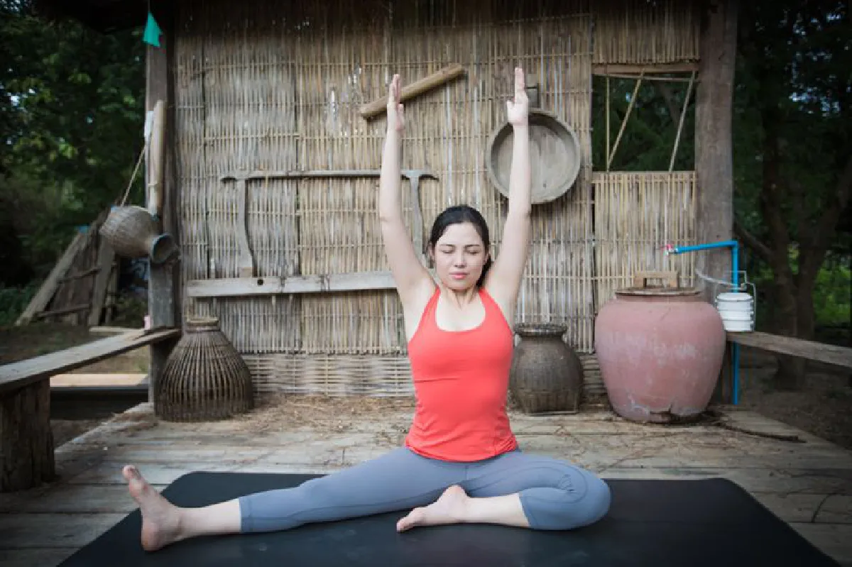 Head-to-Knee Pose Variation 1 อาสนะท่าบิดตัวช่วยหมุนกระดูกสันหลัง