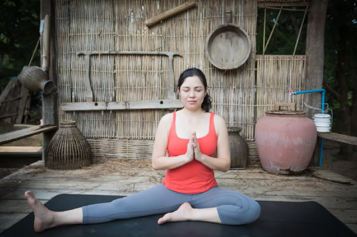 Head-to-Knee Pose Variation 1 อาสนะท่าบิดตัวช่วยหมุนกระดูกสันหลัง