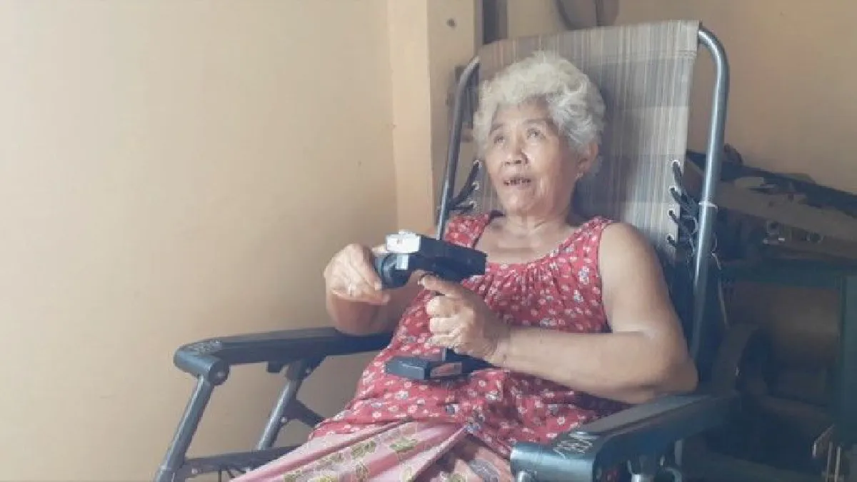 ชาวนา4.0ต้องแบบนี้! หนุ่มประดิษฐ์รถไถติดกล้องบังคับผ่านหน้าจอ