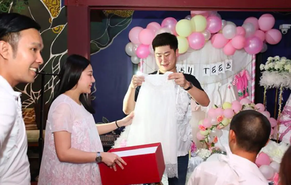 “เอ็ม” สุดเซอร์ไพรส์! "พิ้งค์กี้” และชาวแก๊งรวมตัวจัด Baby Shower ต้อนรับลูกสาวคนแรก