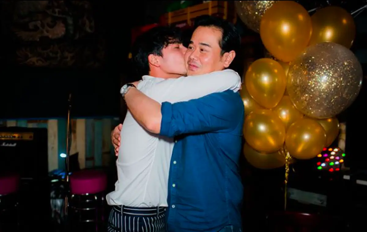 โมเมนต์แฮปปี้! “เอมี่” เซอร์ไพรส์วันเกิด “ซี” อายุครบ 37 ปี