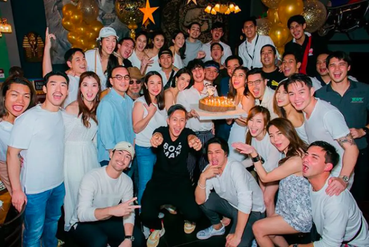 โมเมนต์แฮปปี้! “เอมี่” เซอร์ไพรส์วันเกิด “ซี” อายุครบ 37 ปี