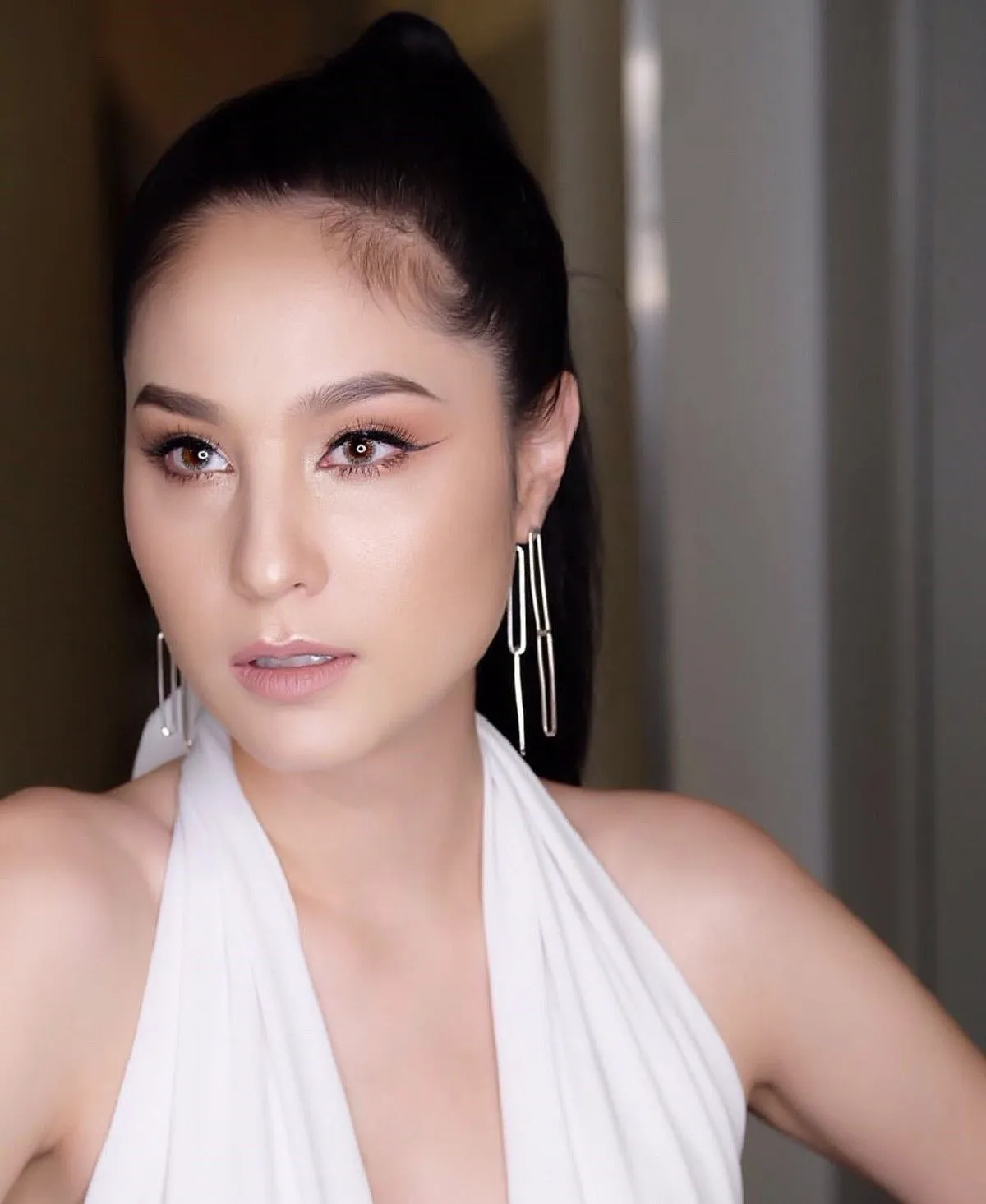 โสดแล้วแซ่บมาก! ขวัญ อุษามณี แหวกอกเซ็กซี่อวดผิวขาวเนียน