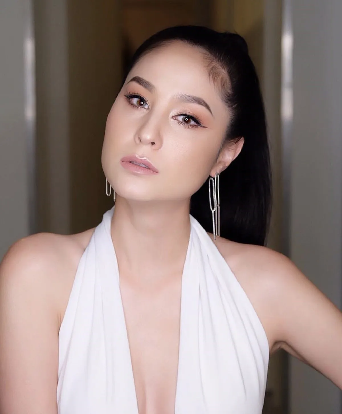 โสดแล้วแซ่บมาก! ขวัญ อุษามณี แหวกอกเซ็กซี่อวดผิวขาวเนียน