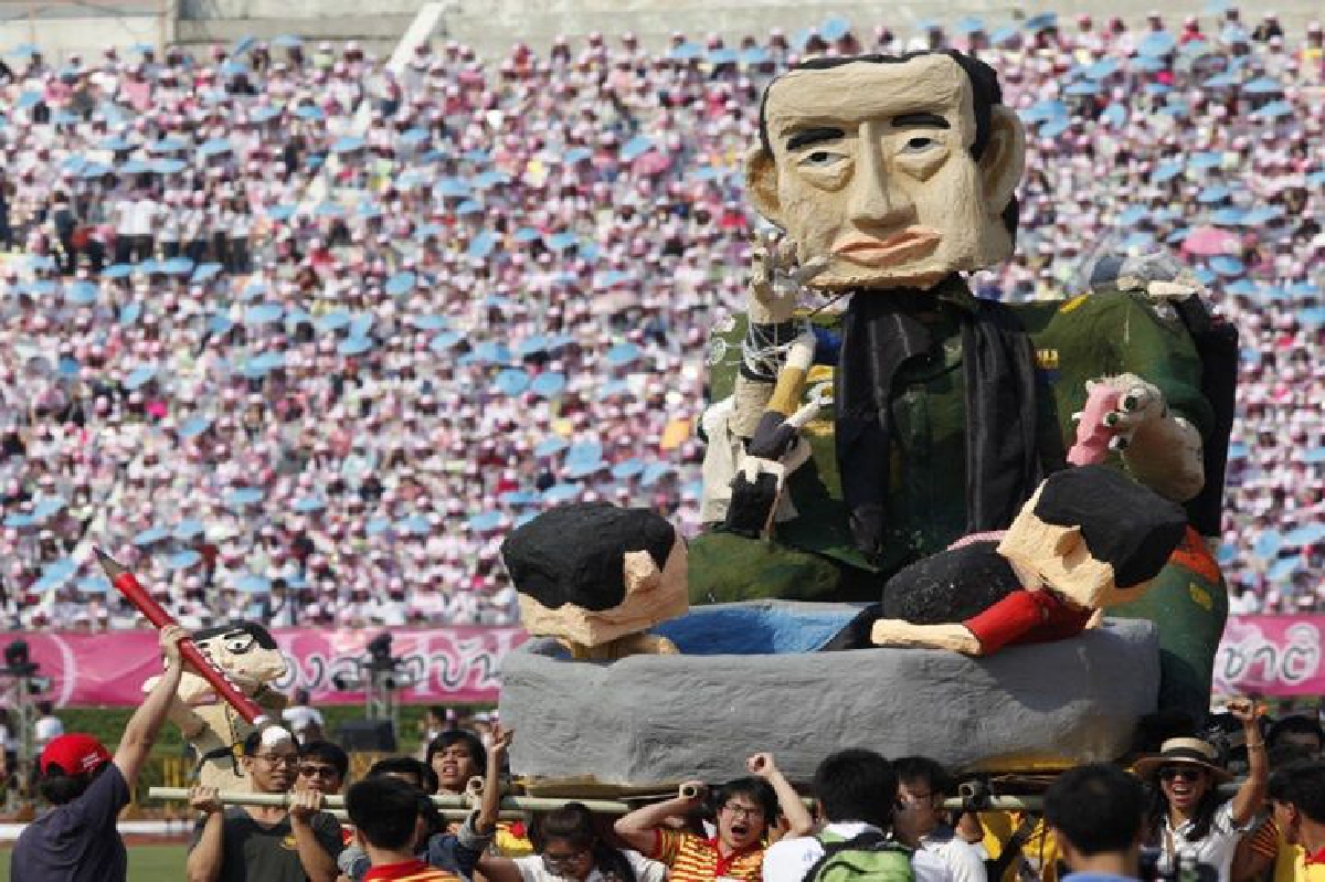 มธ.ไม่ห้ามล้อการเมืองจุฬาฯ เตือนนิสิตพึงระวัง มธ.ไม่ห้ามล้อการเมืองจุฬาฯ เตือนนิสิตพึงระวัง