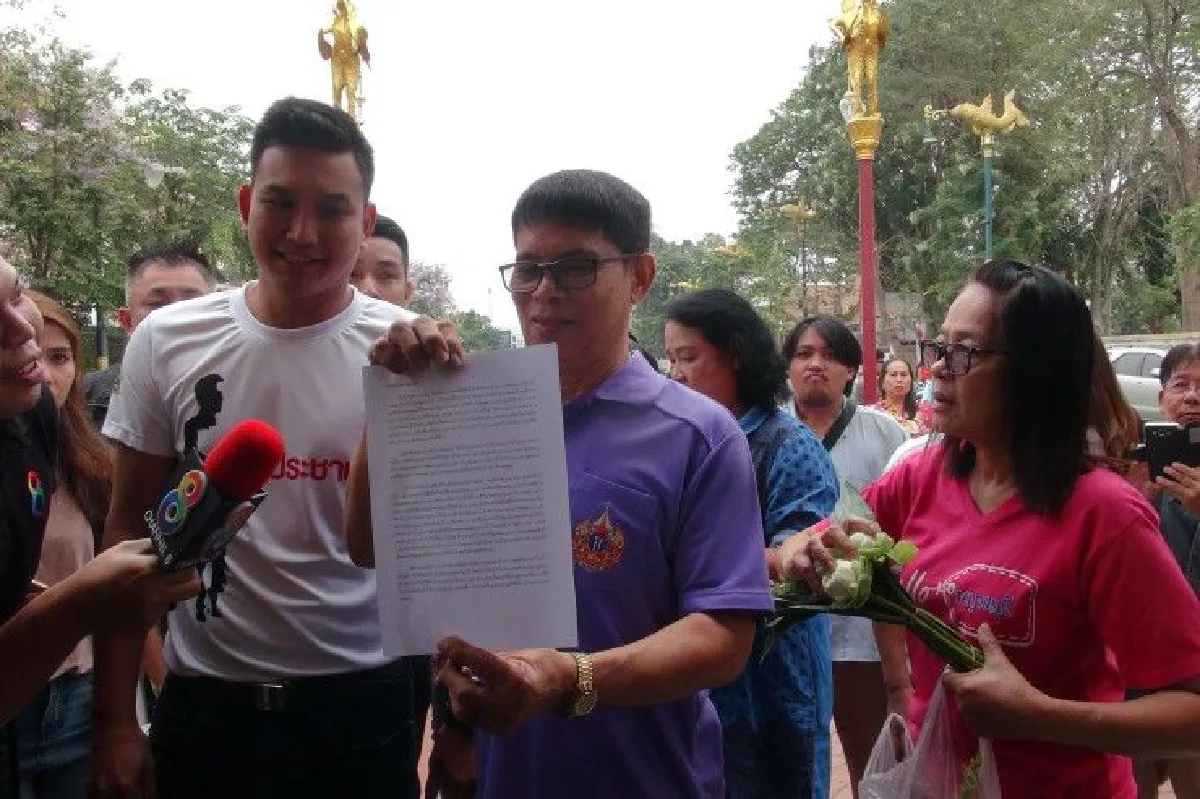 "ลุงจรูญ" คู่กรณีหวย30ล้านสาบานต่อศาลหลักเมือง "เจ๊เกียว"มาตามนัด