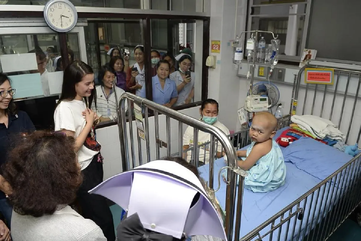 นางฟ้าบนดิน! “ญาญ่า” มอบเครื่องช่วยหายใจผู้ป่วยเด็ก สำหรับผู้ป่วยวิกฤต