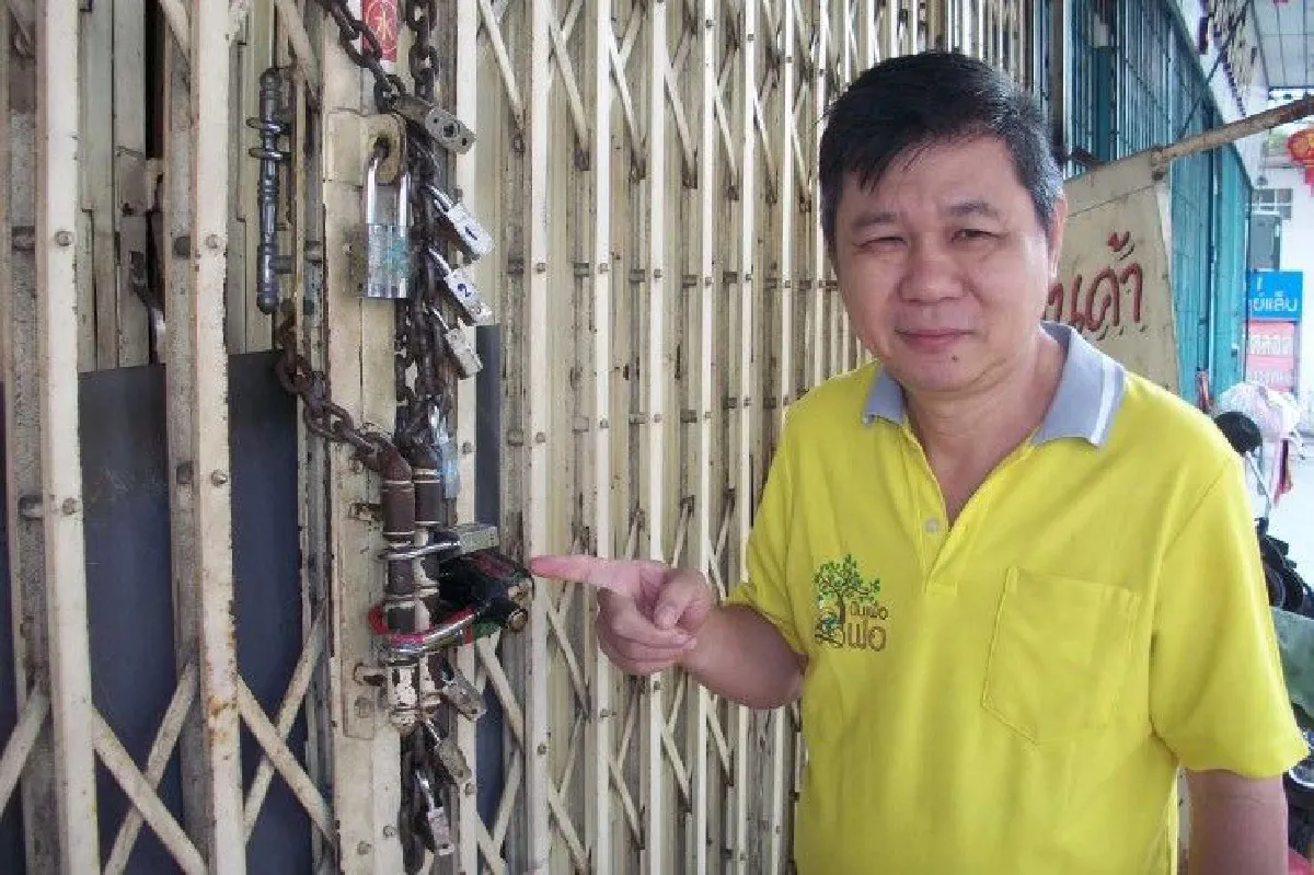 ไม่หายแน่นอน! เจ้าของร้านค้าลงทุนซื้อแม่กุญแจ14ลูกล็อคร้านป้องกันขโมย