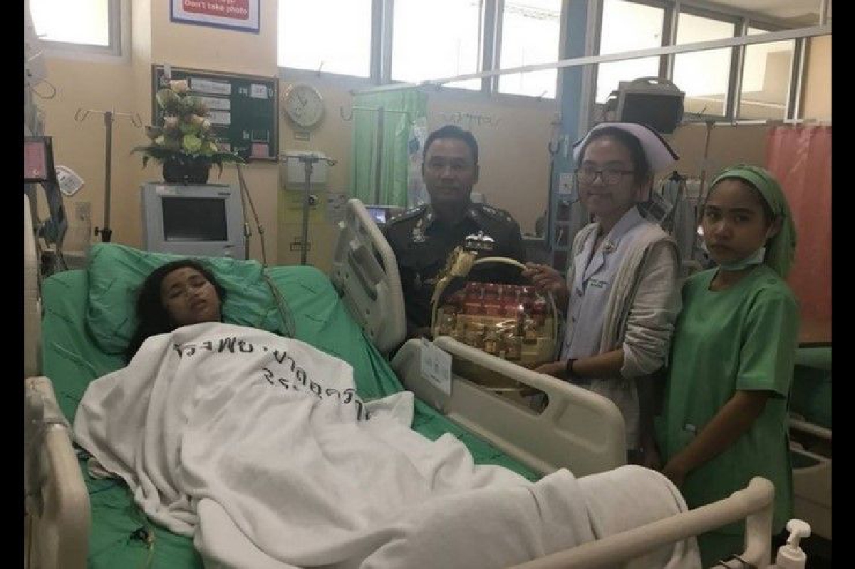 ร่วมให้กำลังใจ! พยาบาลสาวถูกชนท้ายกลางสี่แยก พ้นขีดอันตรายแล้ว ร่วมให้กำลังใจ! พยาบาลสาวถูกชนท้ายกลางสี่แยก พ้นขีดอันตรายแล้ว