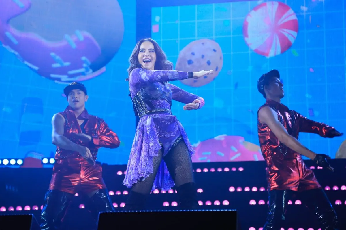 แอม-มาช่า เสิร์ฟความสนุกครบรส โชว์ใสๆก็มีเซ็กซี่ก็ยิ่งแซ่บ