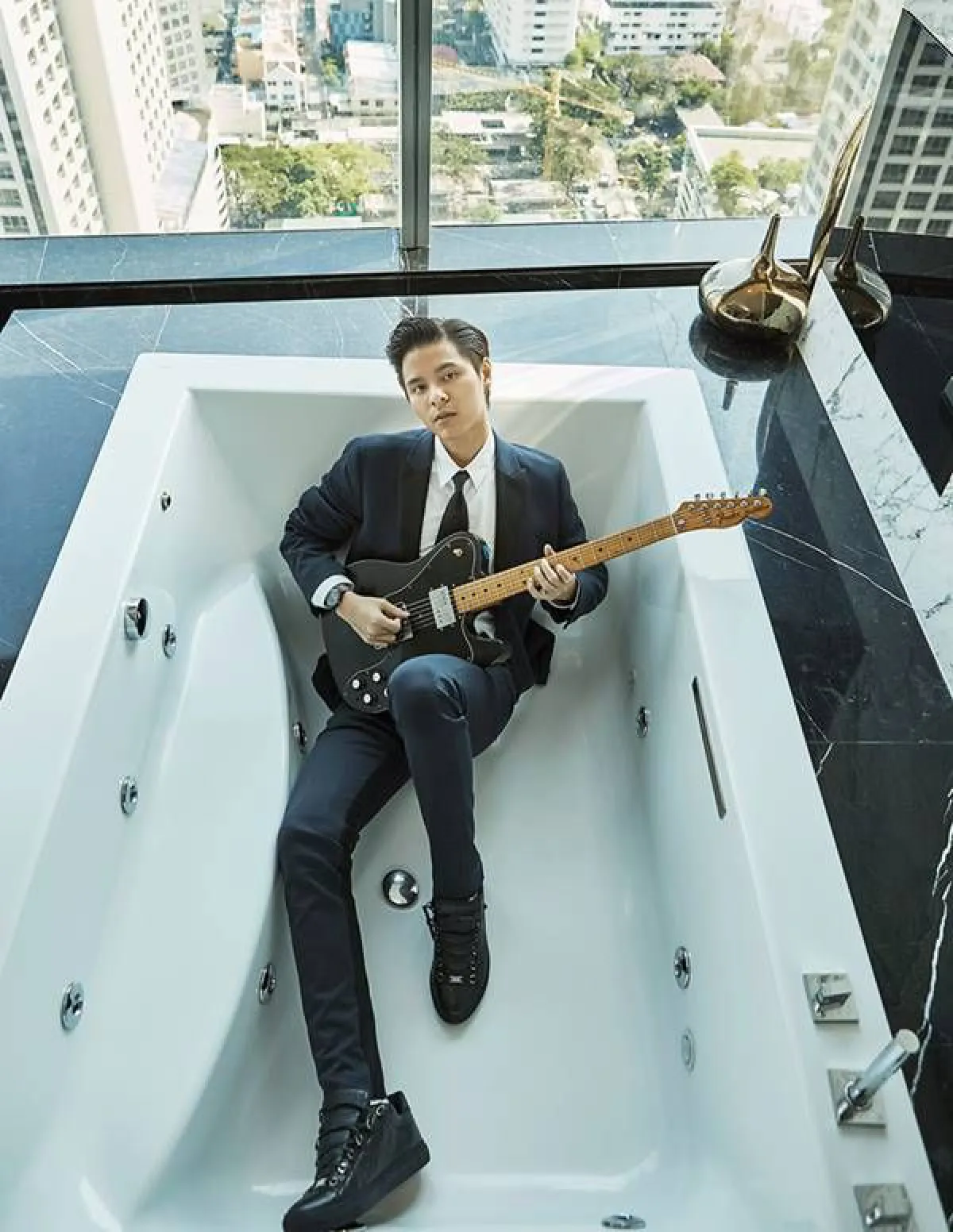 หล่อเท่กระชากใจ! The TOYS สลัดภาพหนุ่มเซอร์ถ่ายแบบครั้งแรก