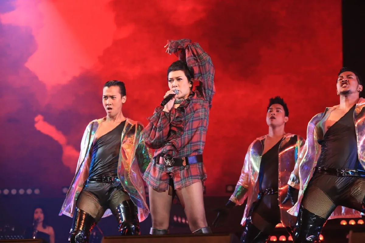 แอม-มาช่า เสิร์ฟความสนุกครบรส โชว์ใสๆก็มีเซ็กซี่ก็ยิ่งแซ่บ