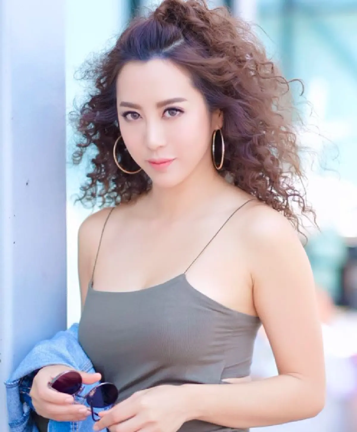 “วีเจจ๋า”สุดแซ่บ! กับลุคสุดคลาสสิค ยุค 80