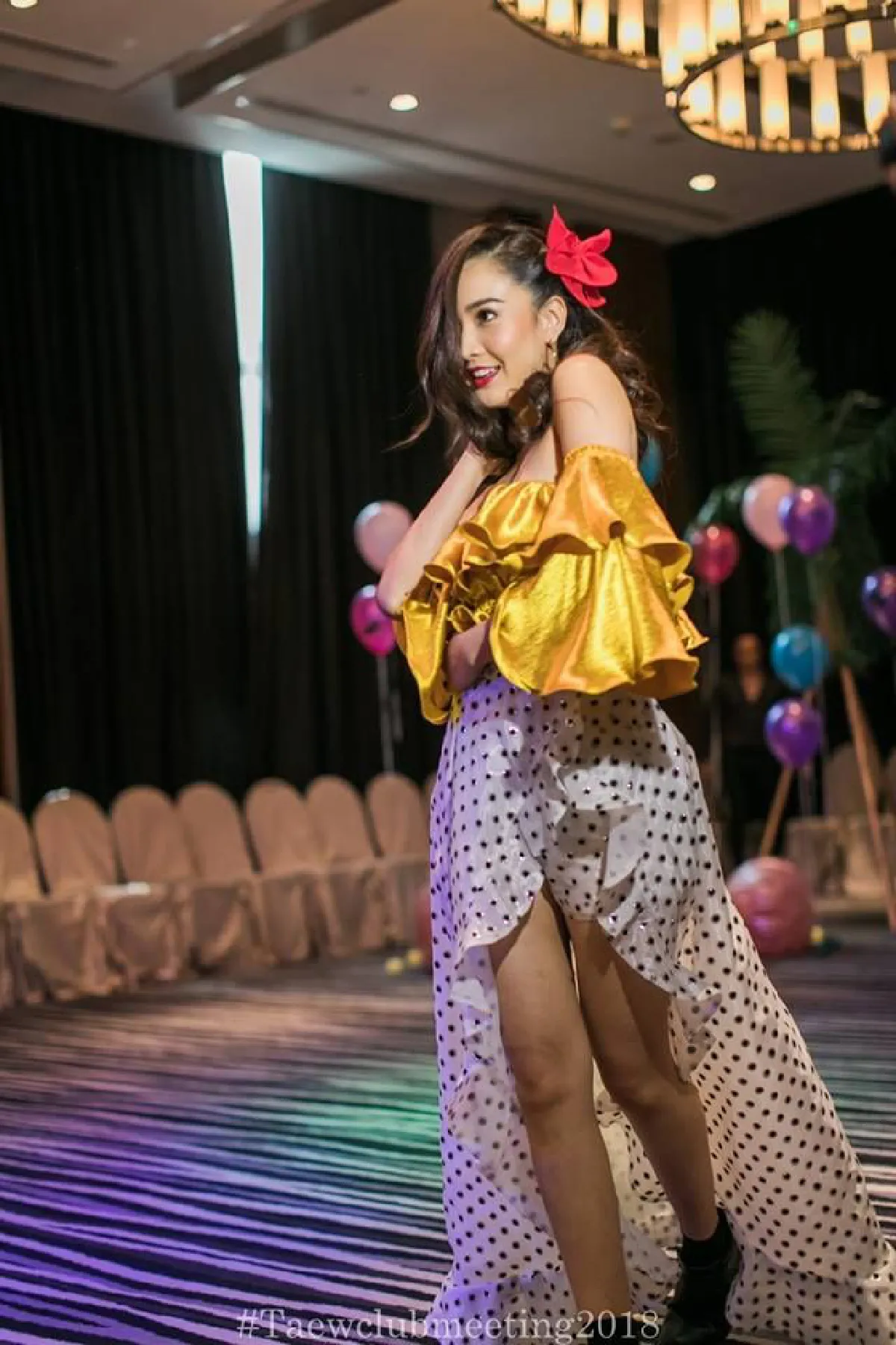 แต้ว ณฐพร สวยเซ็กซี่..โชว์ลีลาสุดพลิ้วในงานแฟนมีตติ้ง