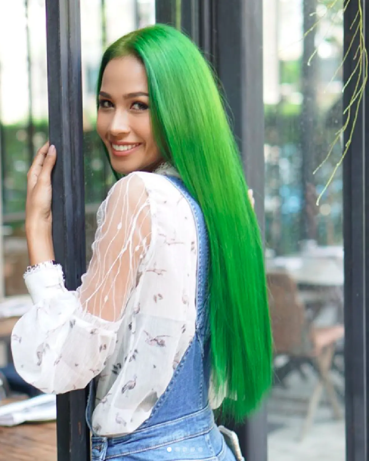 เตรียมไว้..สวัสดีวันพุธ! “เมญ่า” เปลี่ยนลุคกลายเป็นสาวผมเขียว