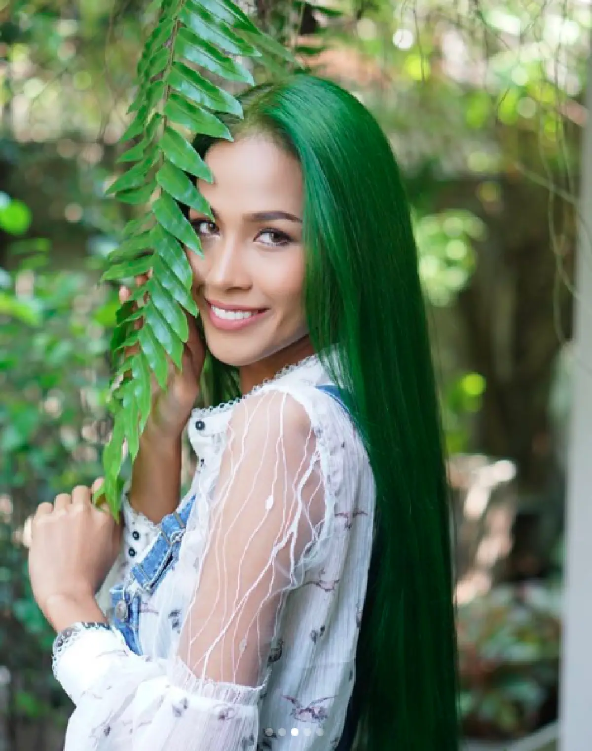 เตรียมไว้..สวัสดีวันพุธ! “เมญ่า” เปลี่ยนลุคกลายเป็นสาวผมเขียว