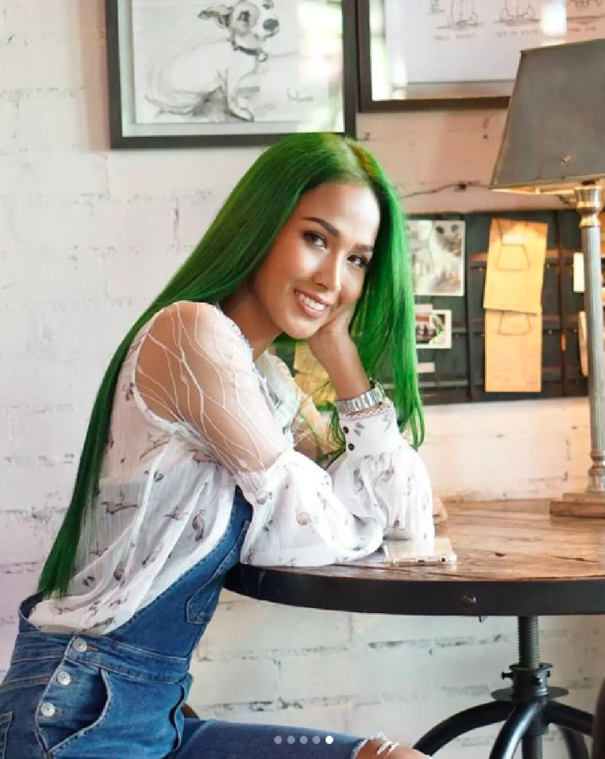 เตรียมไว้..สวัสดีวันพุธ! “เมญ่า” เปลี่ยนลุคกลายเป็นสาวผมเขียว