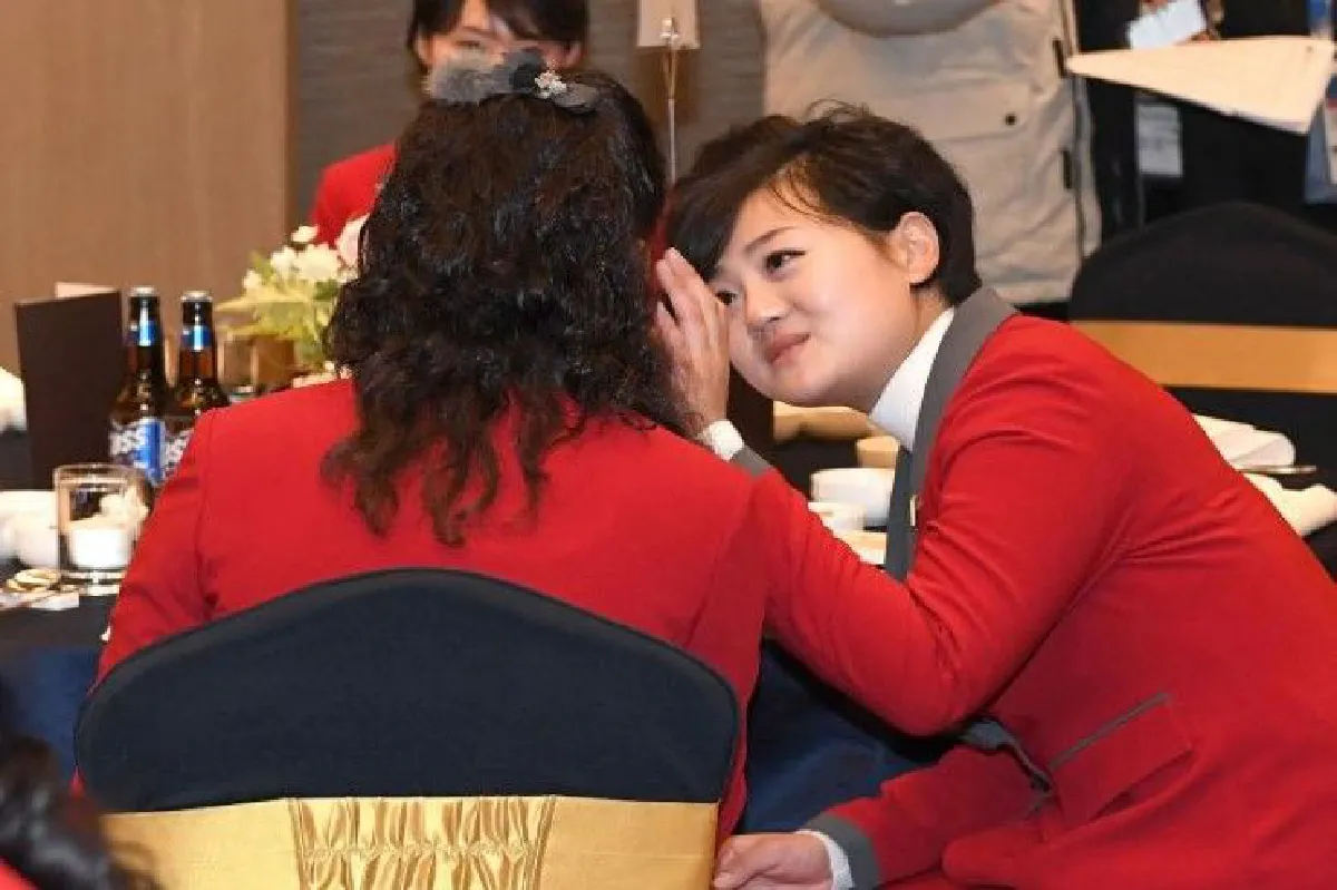 ยลโฉมทัพ "เชียร์ลีดเดอร์สาวโสมเหนือ" สวยใสไร้ศัลยกรรม