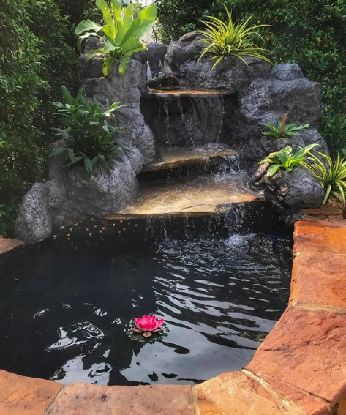 ไม่เชื่ออย่าลบหลู่! "เอ พศิน” ย้ายพญานาคบนน้ำตก น้ำที่ไหลคล้ายใบหน้าพระฤาษี